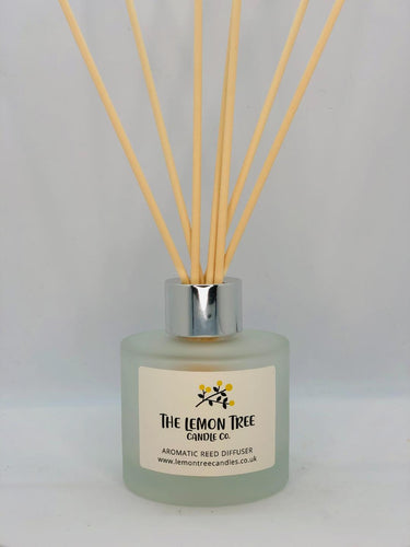 Calon Lân Frosted Glass  Reed Diffuser - Leather & Oak - The Lemon Tree Candle Company