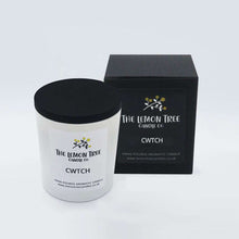 Load image into Gallery viewer, Vanilla and Honey Candle, Luxury Essential Oil Candles, Vegan Candles, handcrafted candle