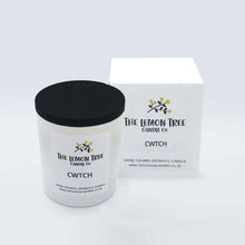 Load image into Gallery viewer, Vanilla and Honey Candle, Luxury Essential Oil Candles, Vegan Candles, handcrafted candle