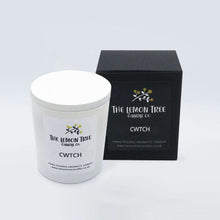Load image into Gallery viewer, Vanilla and Honey Candle, Luxury Essential Oil Candles, Vegan Candles, handcrafted candle