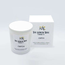 Load image into Gallery viewer, Vanilla and Honey Candle, Luxury Essential Oil Candles, Vegan Candles, handcrafted candle