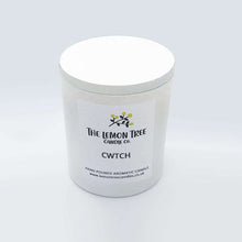 Load image into Gallery viewer, Vanilla and Honey Candle, Luxury Essential Oil Candles, Vegan Candles, handcrafted candle
