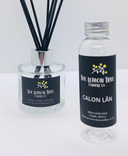 Load image into Gallery viewer, Calon Lân Frosted Glass  Reed Diffuser - Leather &amp; Oak - The Lemon Tree Candle Company
